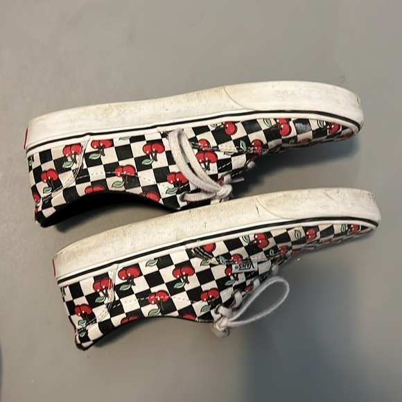 Vans - Picture 6 of 7